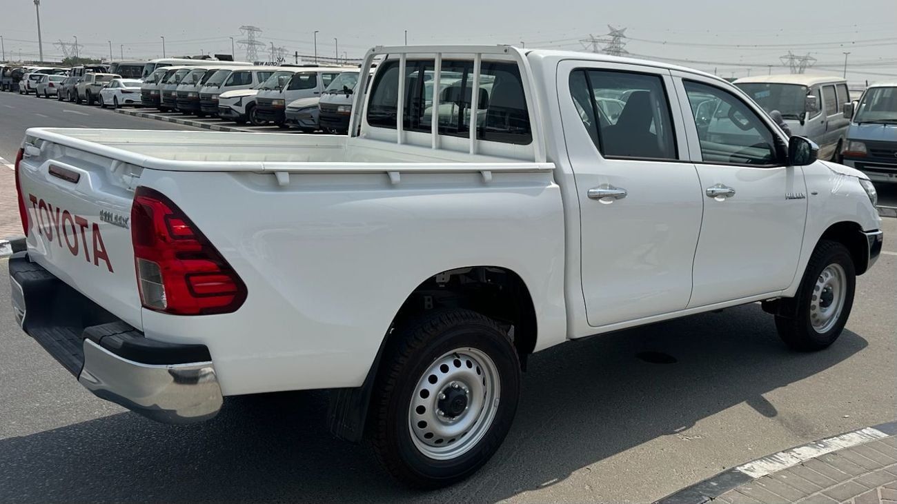 Toyota Hilux 2.4L Diesel 4x4 | Chrome bumper | Manual