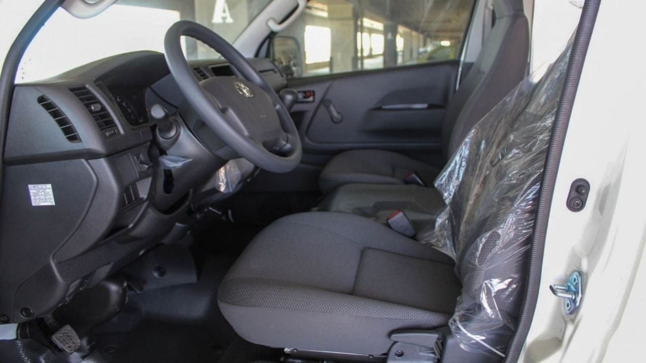 Toyota Hiace GL Toyota hiace cargo standard 2.7L V4 PETROL