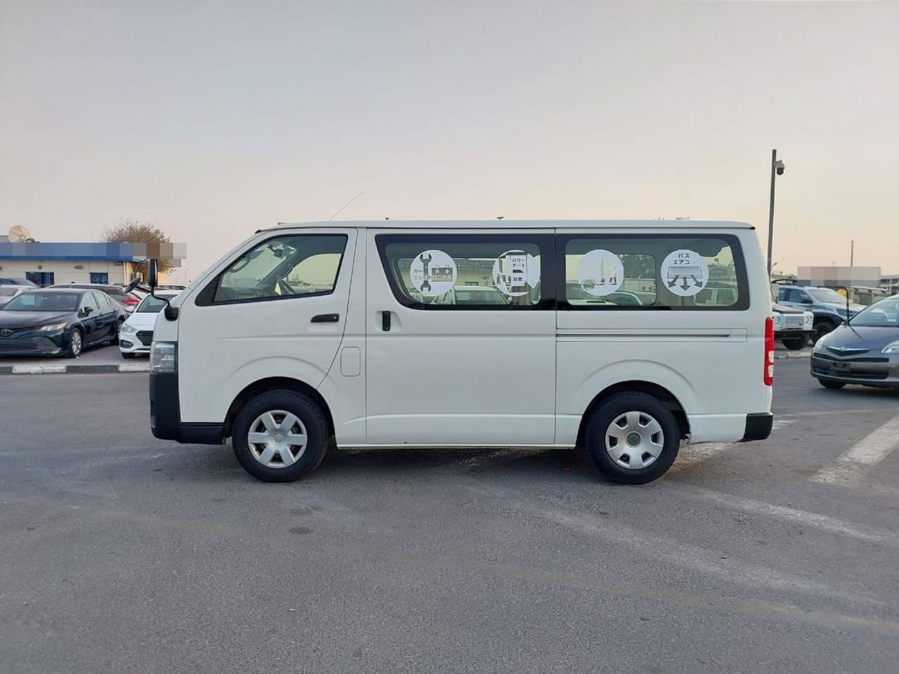 Toyota Hiace TOYOTA HIACE VAN RHD 2015 MODEL 3.0 L DIESEL AUTOMATIC(PM16901)