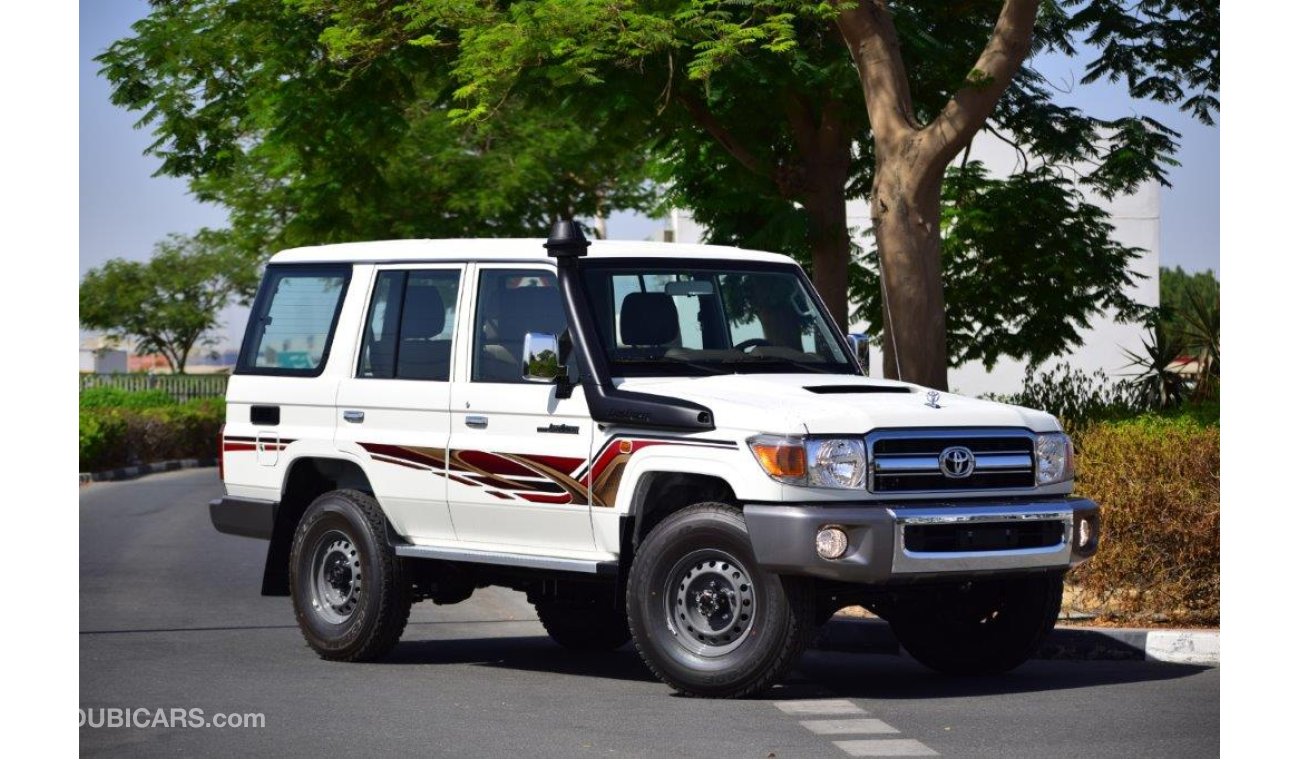 تويوتا لاند كروزر هارد توب 76 HARDTOP  LX  V8 4.5 TURBO DIESEL 4WD MANUAL TRANSMISION WAGON