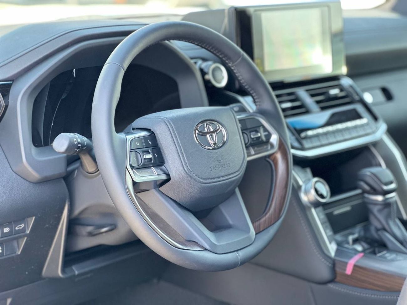 Toyota Land Cruiser GXR 4.0L PTR A/T // High Option with Radar , DVD&Back Camera , Cooling  Seats // Special Offer // By