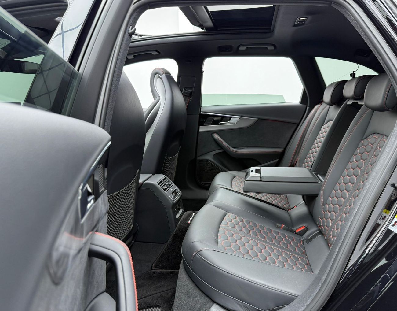 أودي RS4 2023 Audi RS4, Very Low Km, Excellent Condition, Japanese Specs