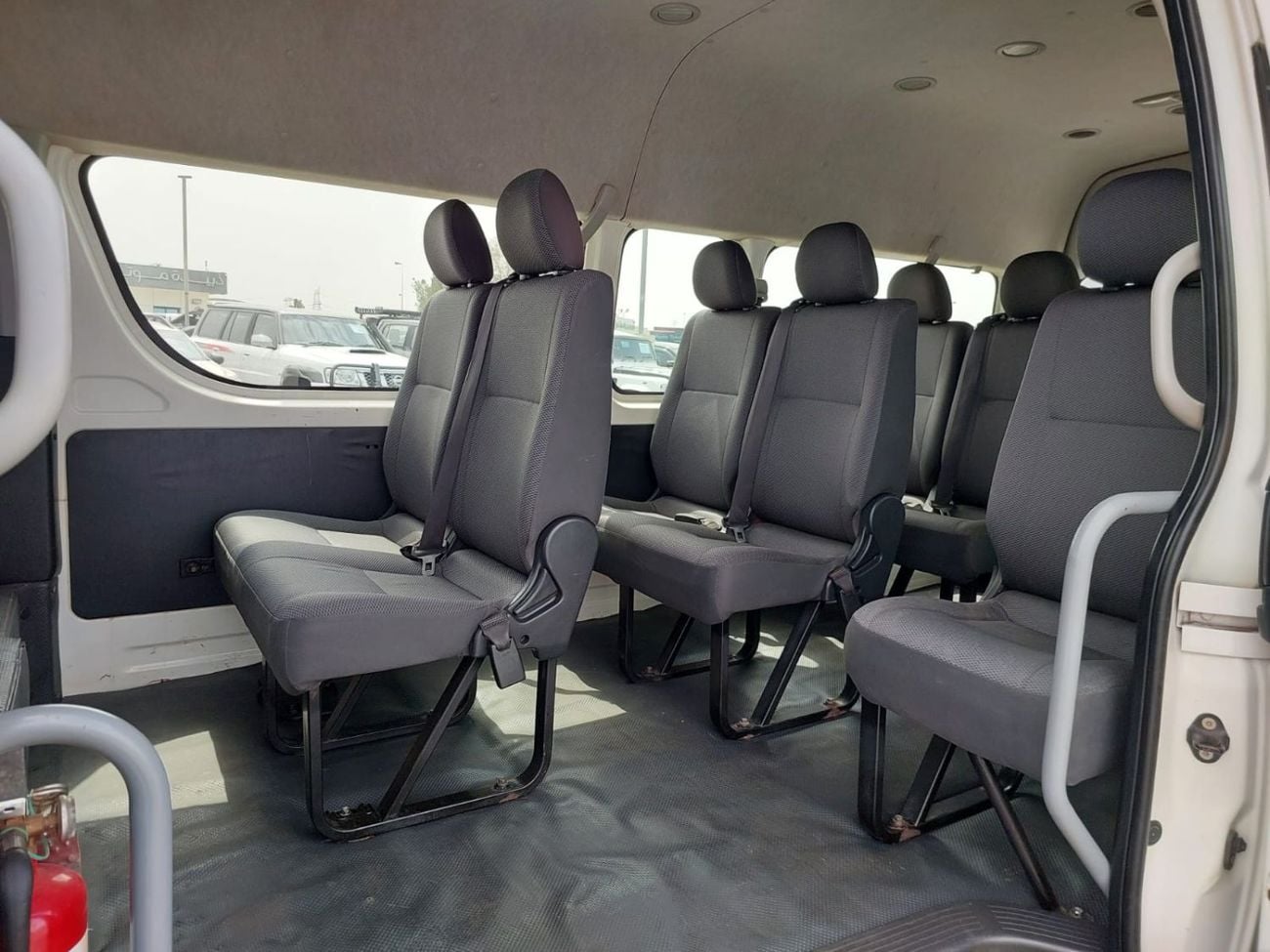 Toyota Hiace TOYOTA HIACE COMMUTER VAN RHD 2018 MODEL 3.0 L DIESEL AUTOMATIC(PM36297)