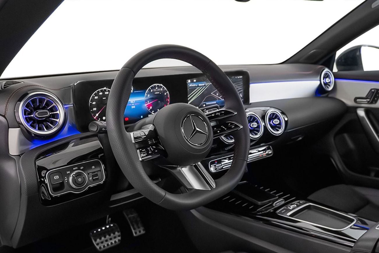 مرسيدس بنز CLA 200 PREMIUM PLUS