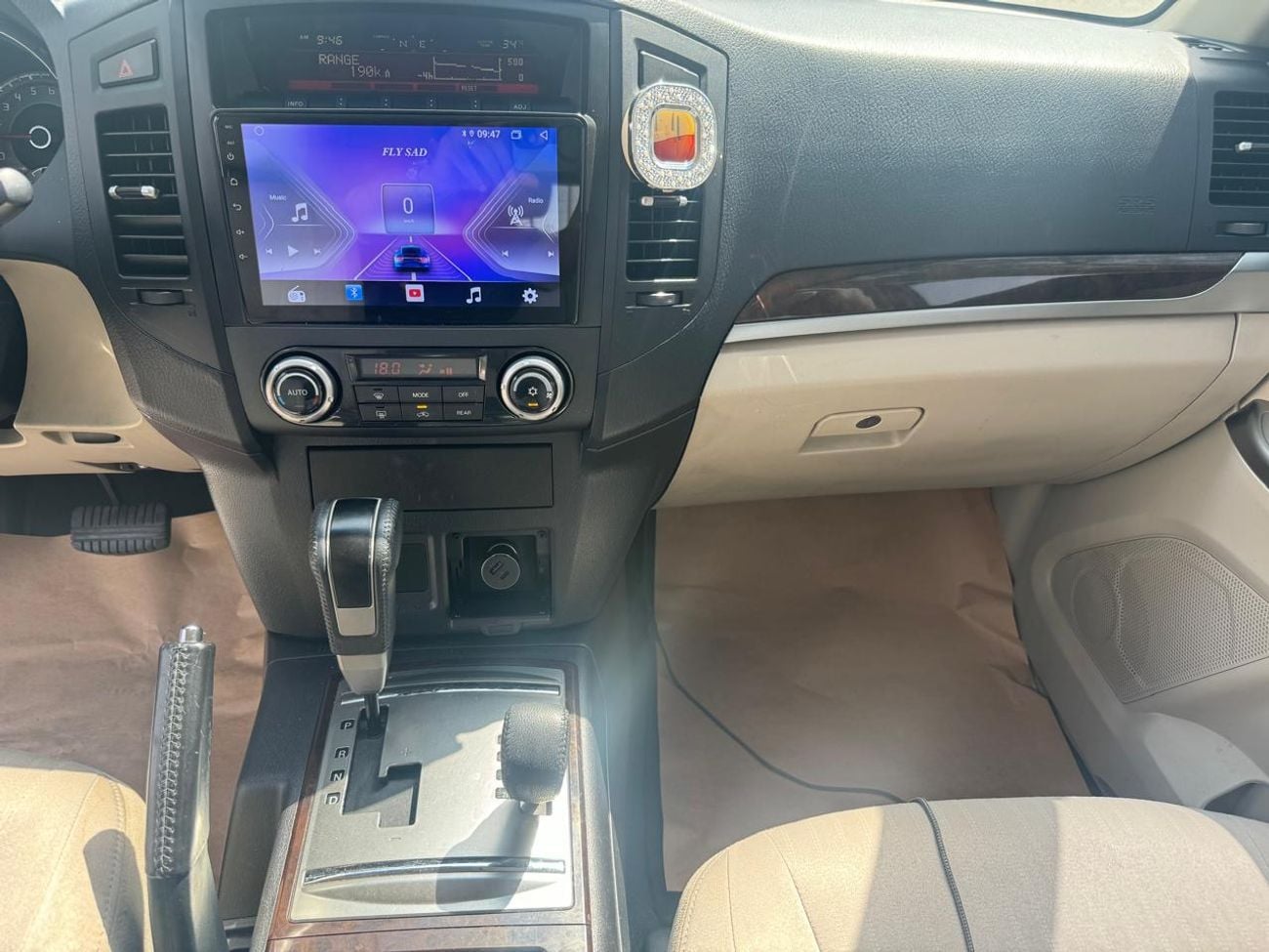 Mitsubishi Pajero GLS Mid 3.5L (189 HP) (5 Seater)