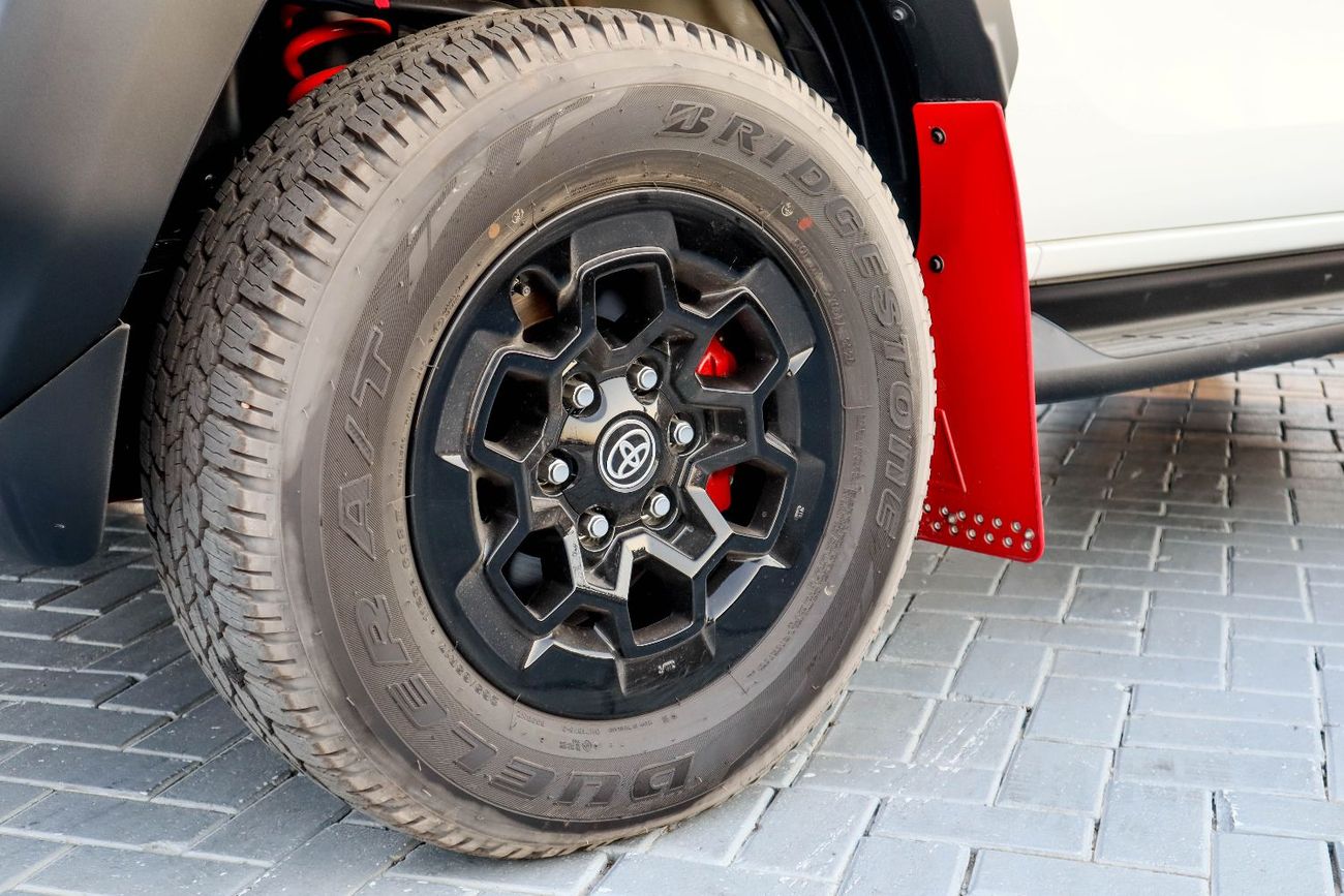 تويوتا هيلوكس GR Sport 4.0L