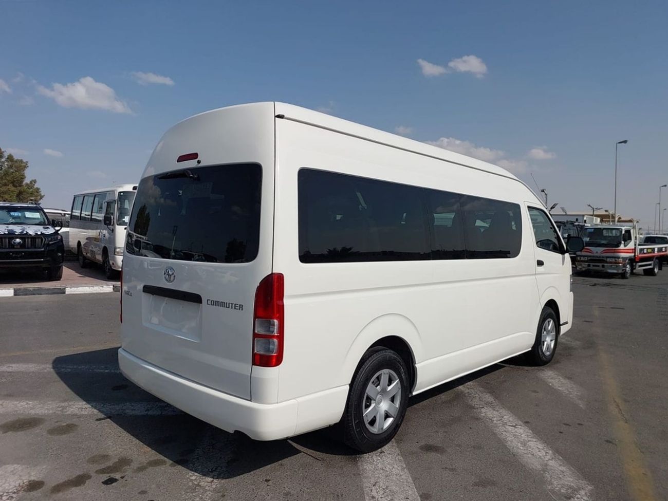 تويوتا هاياس TOYOTA HIACE COMMUTER VAN RHD 2015 MODEL 3.0 L DIESEL AUTOMATIC(PM26086)