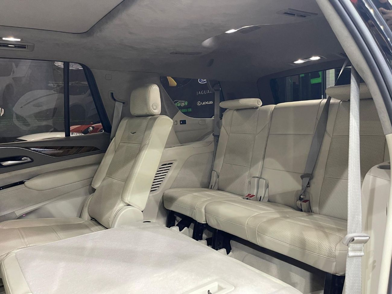 كاديلاك إسكالاد Premium Luxury 6.2L 4WD