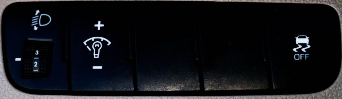 هيونداي إلانترا GL 1.6L hyundai elantra 1.6L 2019 GCC accident free in excellent condition 833 P.M