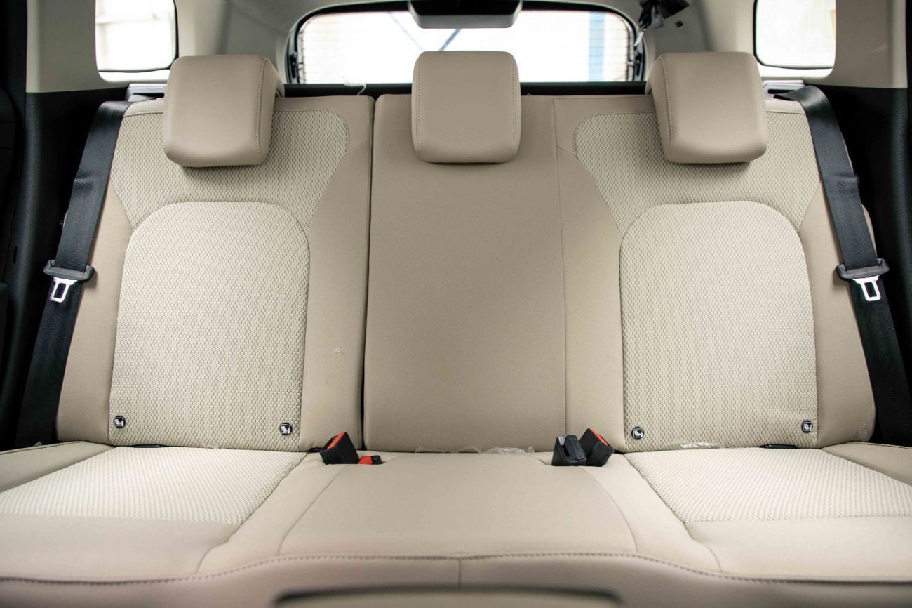 Renault Duster SE 1.6L - Grey Inside Black | Export Only