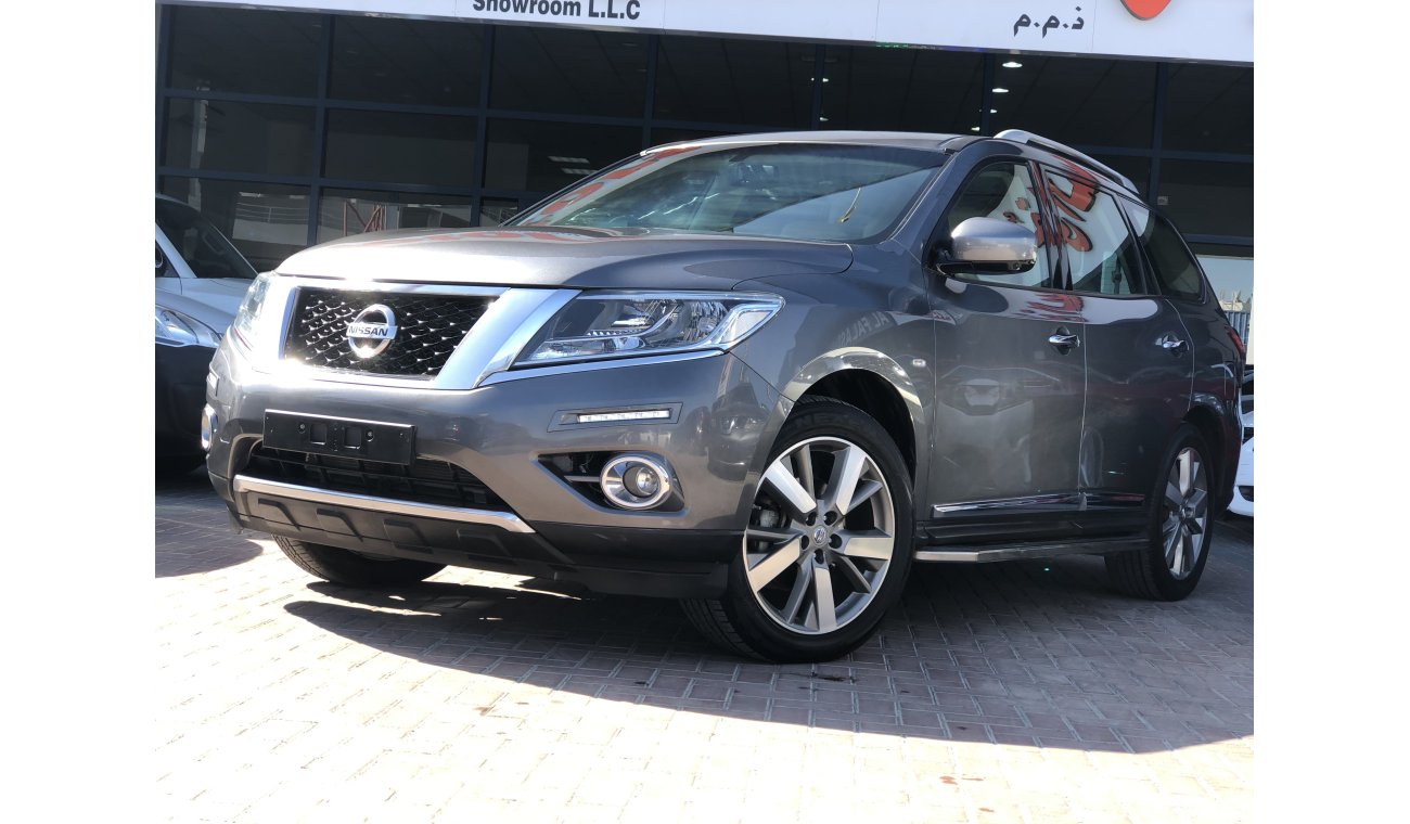 Nissan Pathfinder SL FULL OPTION 2017 PATHFINDER  ONLY 1330X60 MNTHLY V6 4X4 EXCELENT CNDITION UNLIMITED KM WARANTY