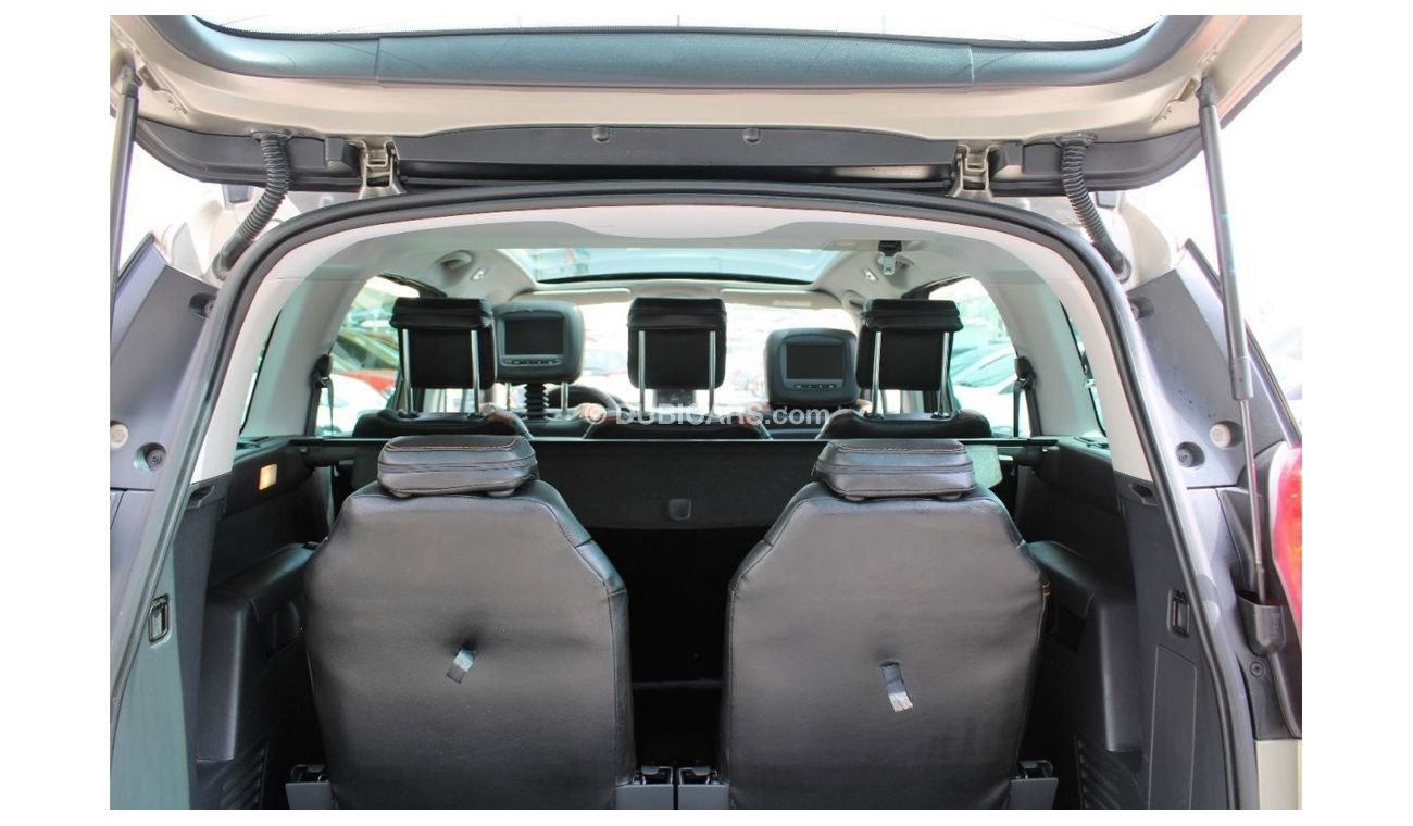 Peugeot 5008 Premium ACCIDENTS FREE - GCC- ORIGINAL PAINT - ENGINE 1600 CC - FULL OPTION - PERFECT CONDITION INSI