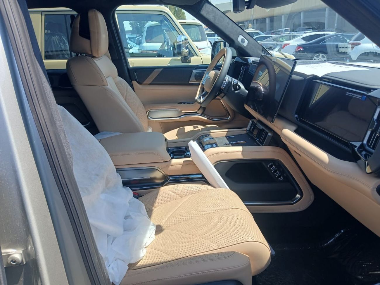 بي واي دي ليوبارد 8 8 Flagship