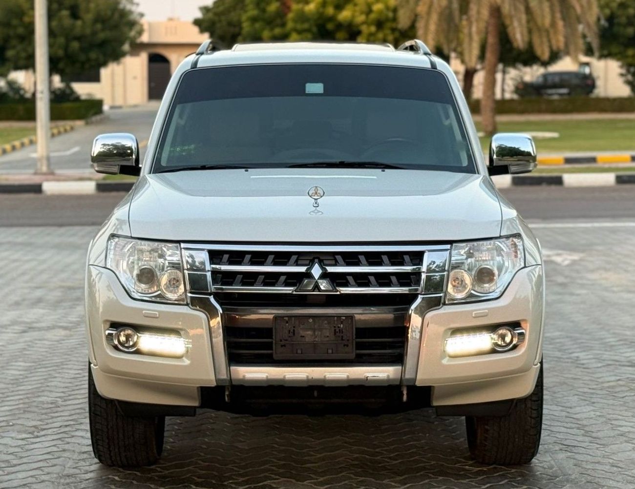 ميتسوبيشي باجيرو GLS Highline 3.8L (243 HP)