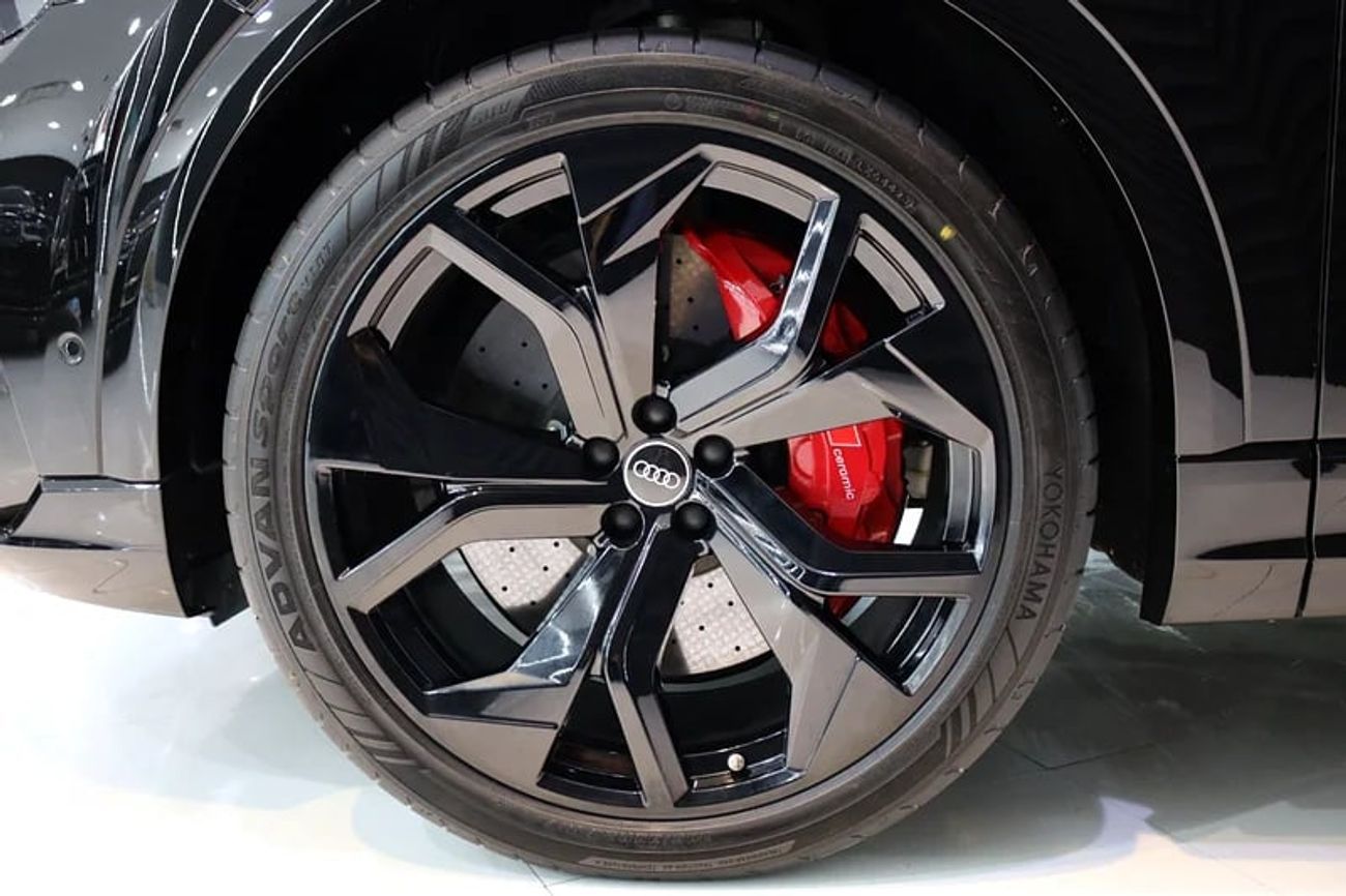 Audi RS Q8 Quattro, Ceramic Brakes, Carbon Fiber Package, Bang N Olufsen Audio, GCC Specs!!