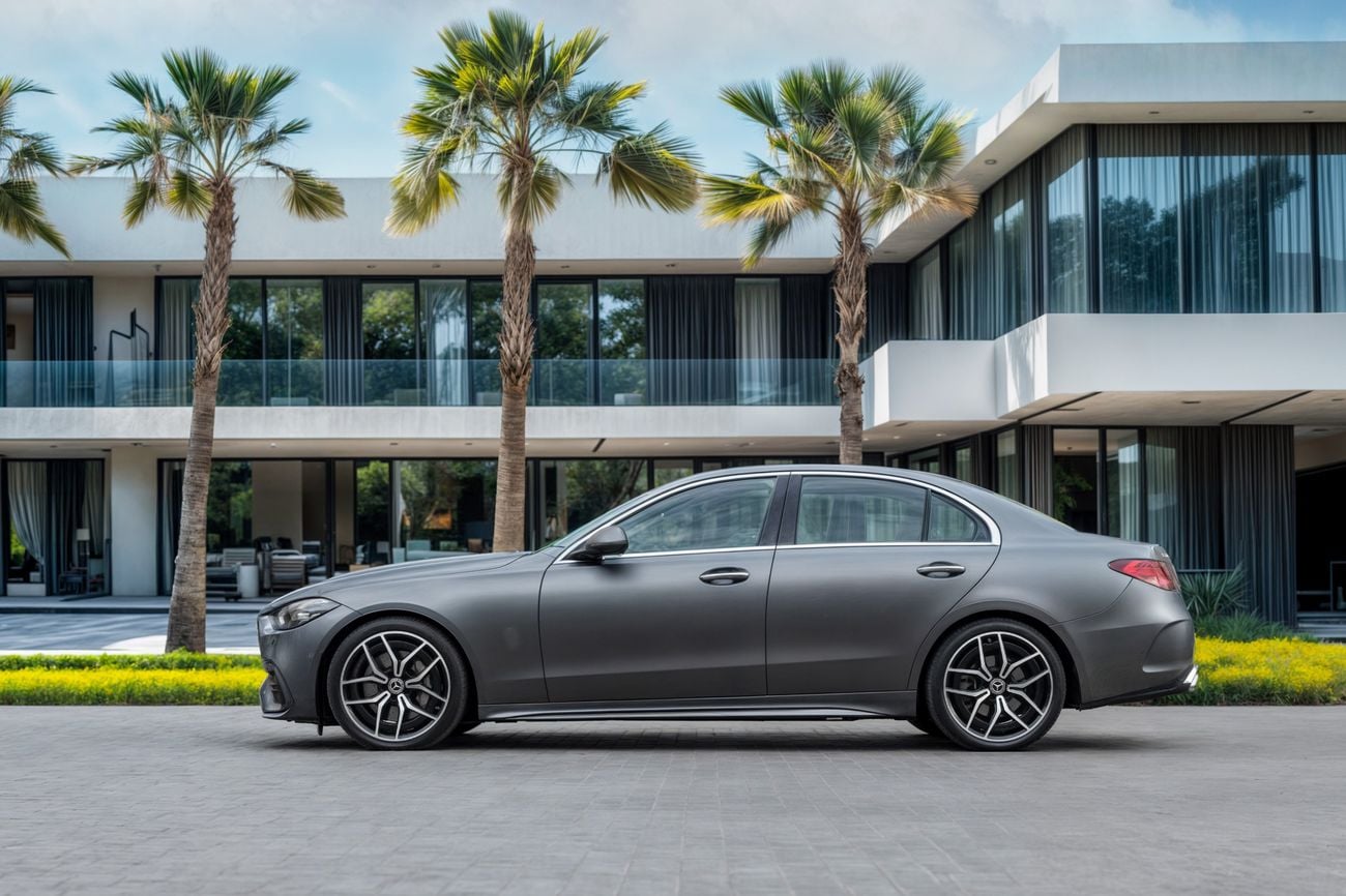 Mercedes Benz C300 C200 | 3,428 P.M | 0% Downpayment | Mercedes-Benz Warranty | Pristine Condition