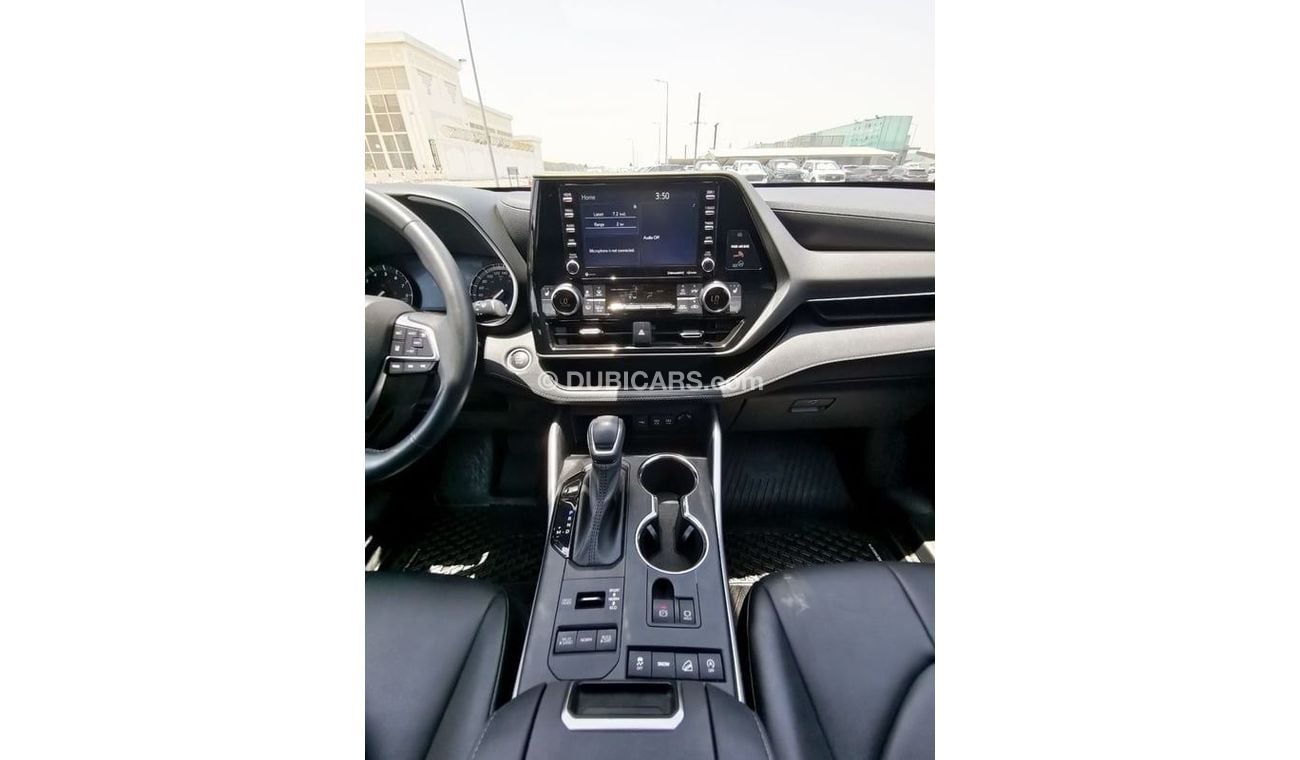 Toyota Highlander Toyota Highlander XLE-2021-White