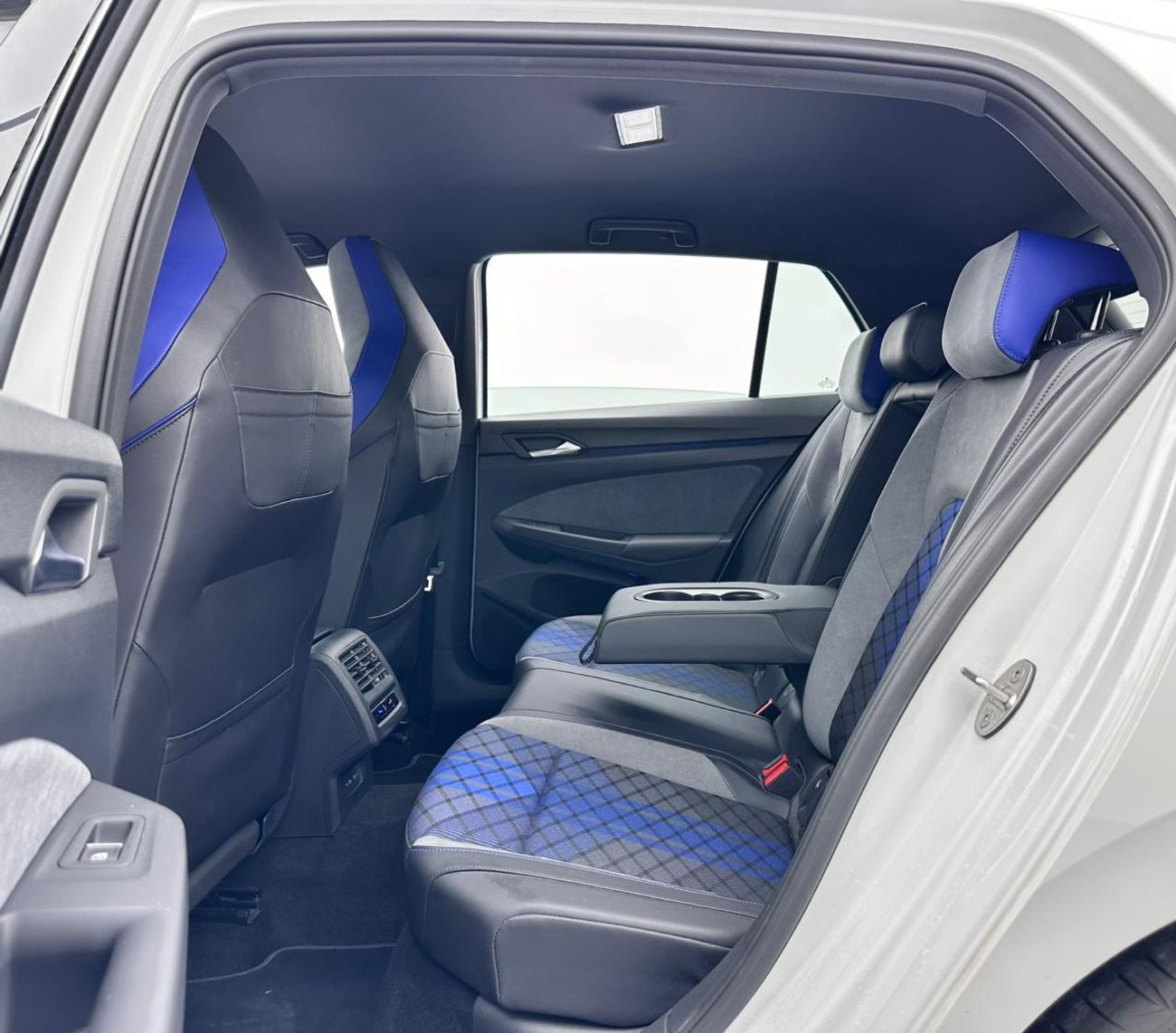 فولكس واجن جولف ار 2022 Volkswagen Golf R, Sept/2027 Volkswagen Warranty, Volkswagen Full Service History, GCC