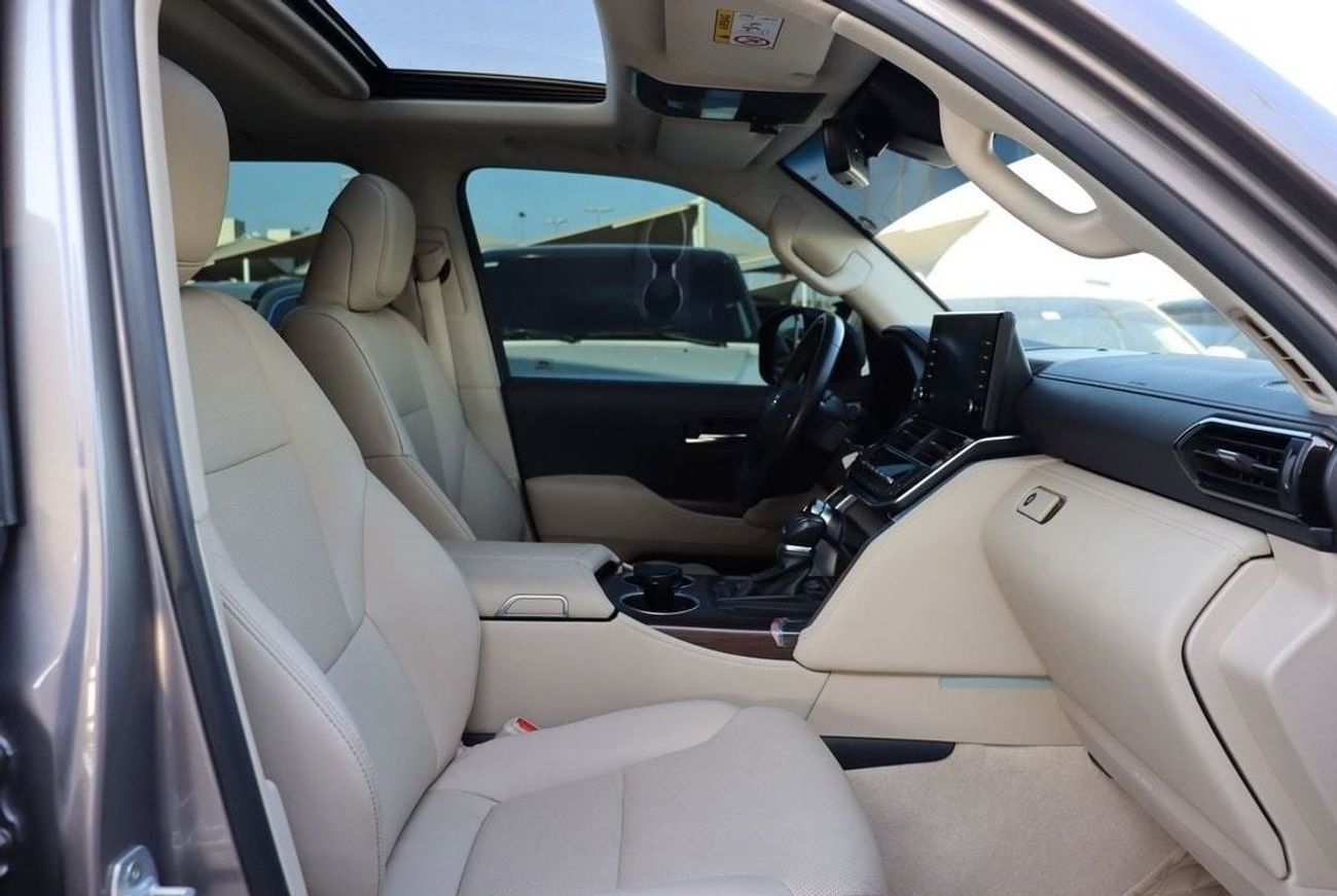 تويوتا لاند كروزر GXR4 3.5L Toyota Land Cruiser GX.R Twine Turbo/ 2022 / GCC / Full Service