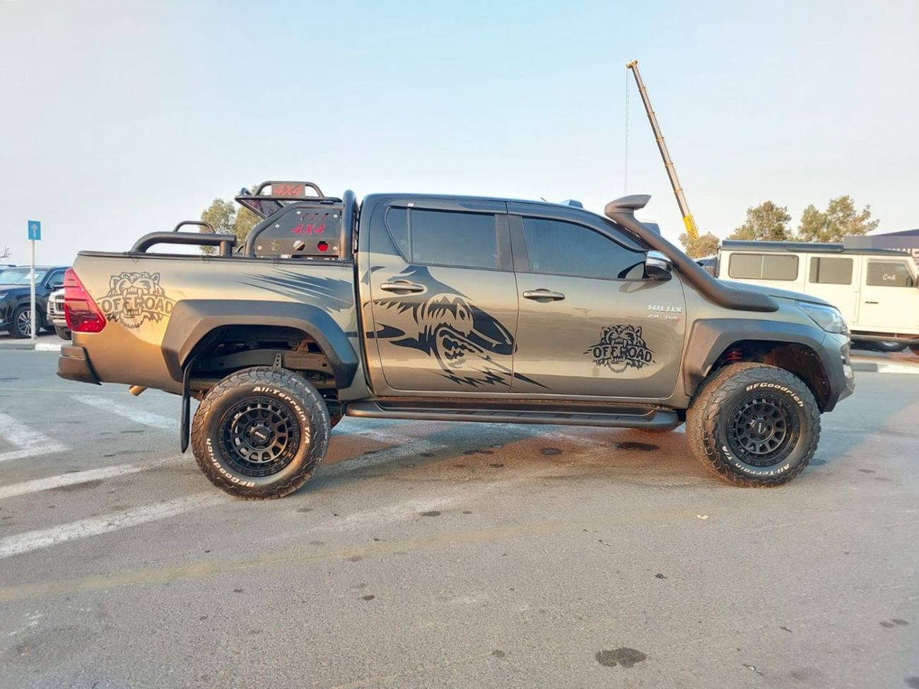 Toyota Hilux TOYOTA HILUX PICKUP RHD 2018 MODEL 2.8 L DIESEL AUTOMATIC(PM17843)