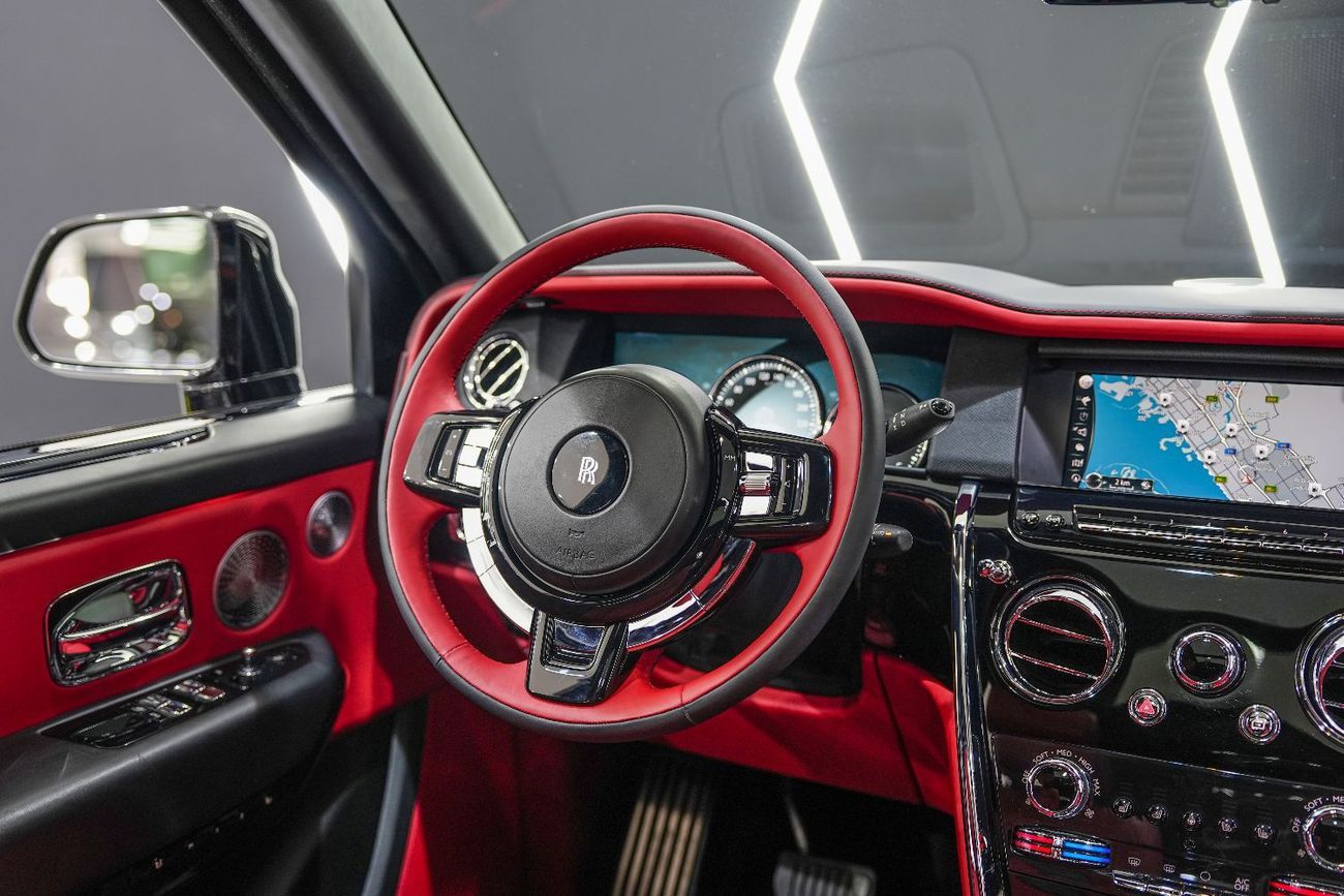 Rolls-Royce Cullinan Black Badge Kit, FACELIFT, Bespoke Audio, Executive Rear Seats w/ Entertainment, GCC!!