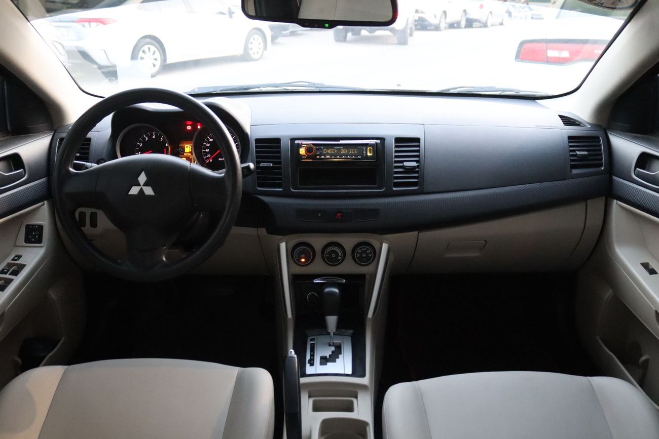 ميتسوبيشي لانسر ميتسوبيشى لانسر - 2016 - خليجى - بدون حوادث - محرك 2.0 - بحاله ممتازه