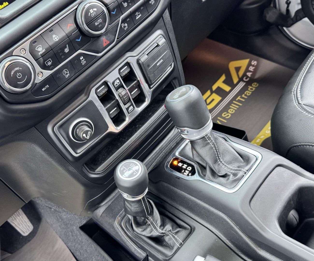 Jeep Wrangler Unlimited Sahara 3.6L 2023 Jeep Wrangler Sahara Unlimited, 1 Year Warranty, Full Service Hist