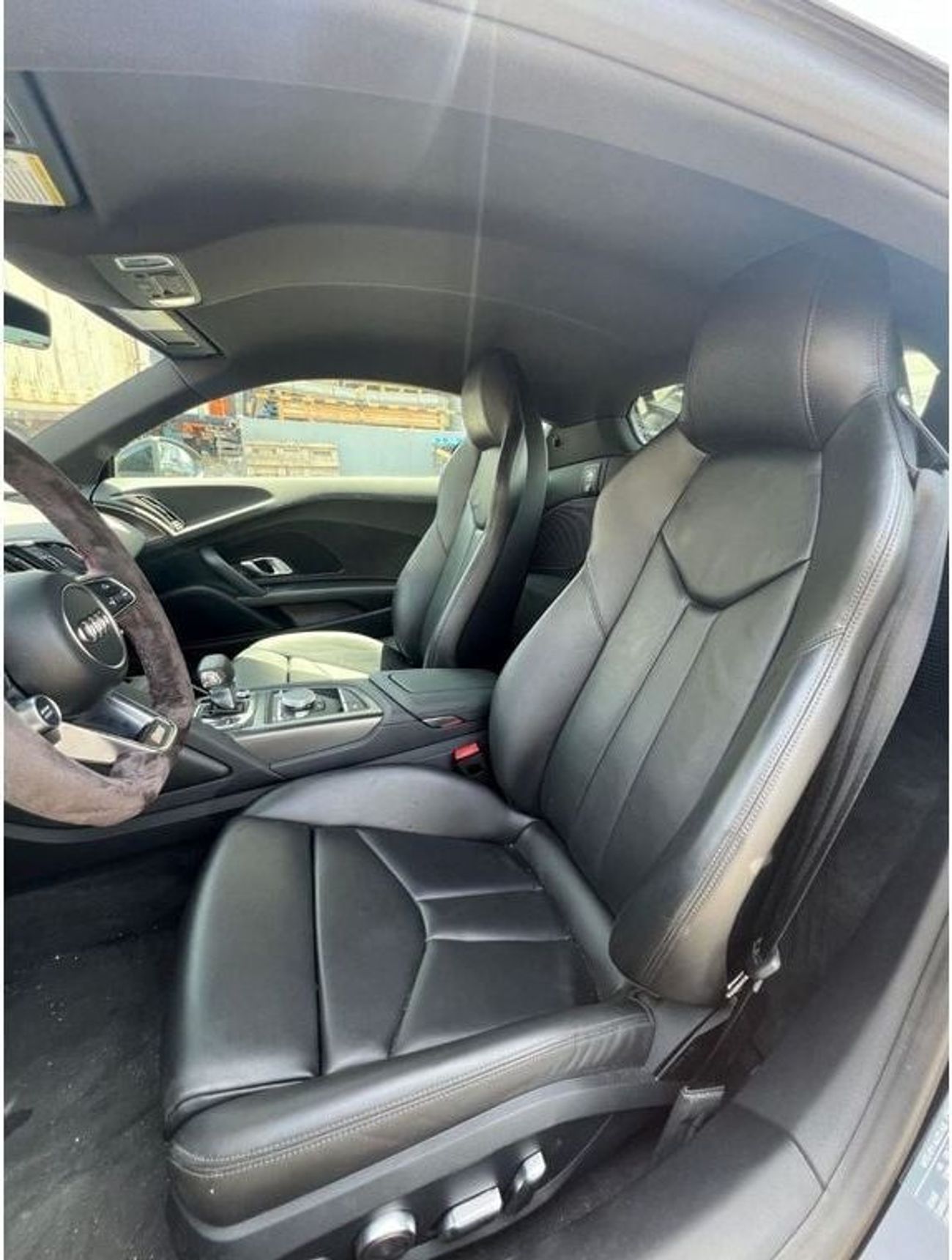 أودي R8 Canadian specific