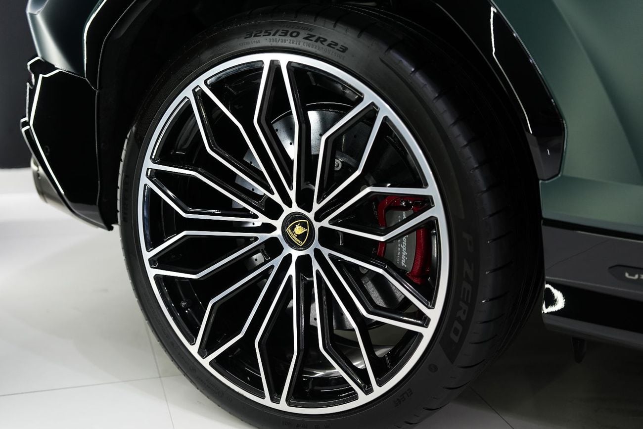 Lamborghini Urus SE, Panoramic Roof, Bang N Olufsen Audio, 800 HP Hybrid!!