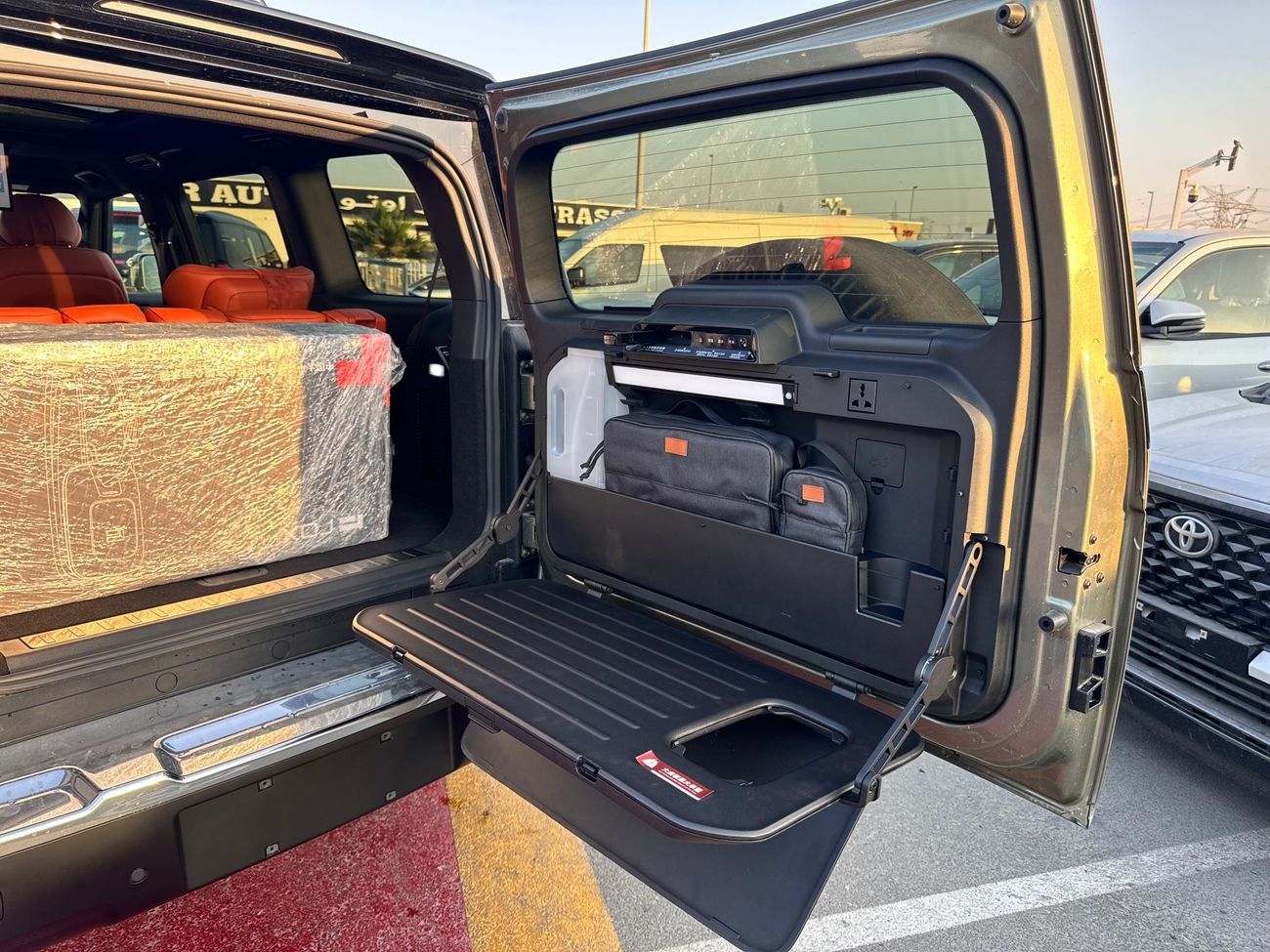 ROX 01 VIP PILOT SEATS HYBRID (LONG RANGE 1,000Km) DUAL PORTS WITH KITCHEN PACKAGE 0KM 2024