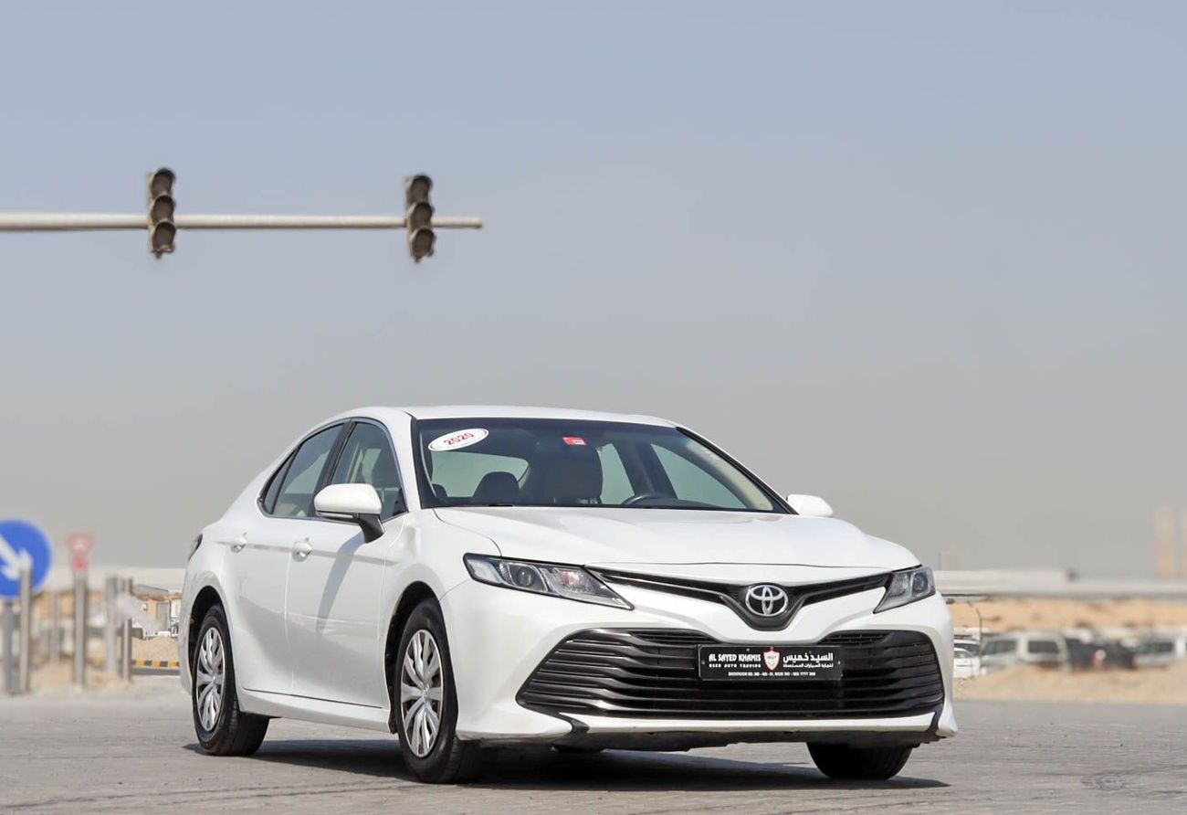 تويوتا كامري S 2.5L (181 HP) Toyota Camry 2020 GCC without accidents in excellent condition 1388 P.M