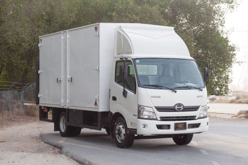 هينو 300 2020 | HINO-300 | DRY BOX REAR LIFT | TOUCH SCREEN | M34477