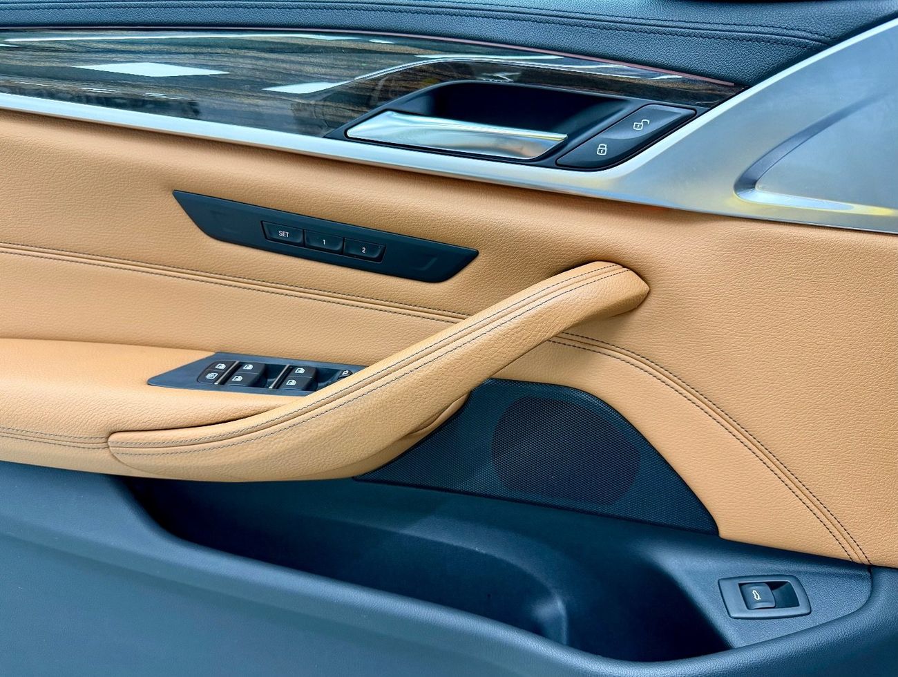 BMW 530i Luxury 2.0L