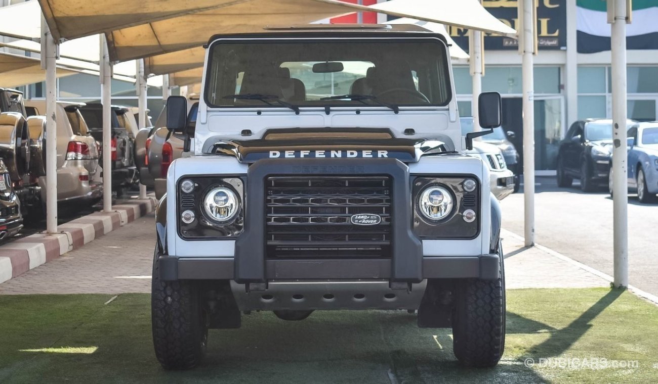 Land Rover Defender