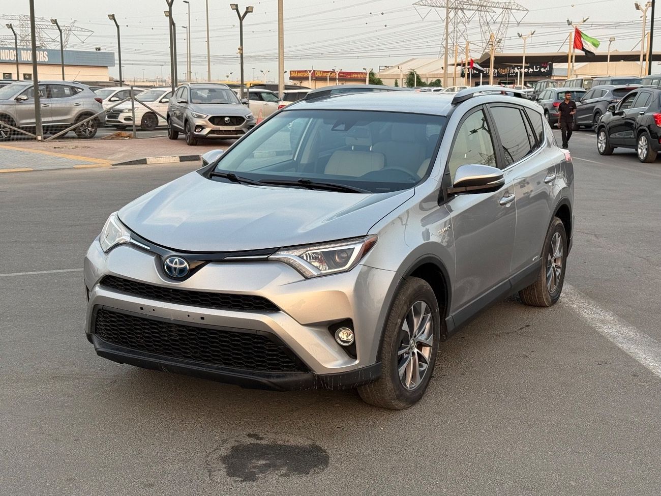 تويوتا راف ٤ LE 2.5L (219 HP)