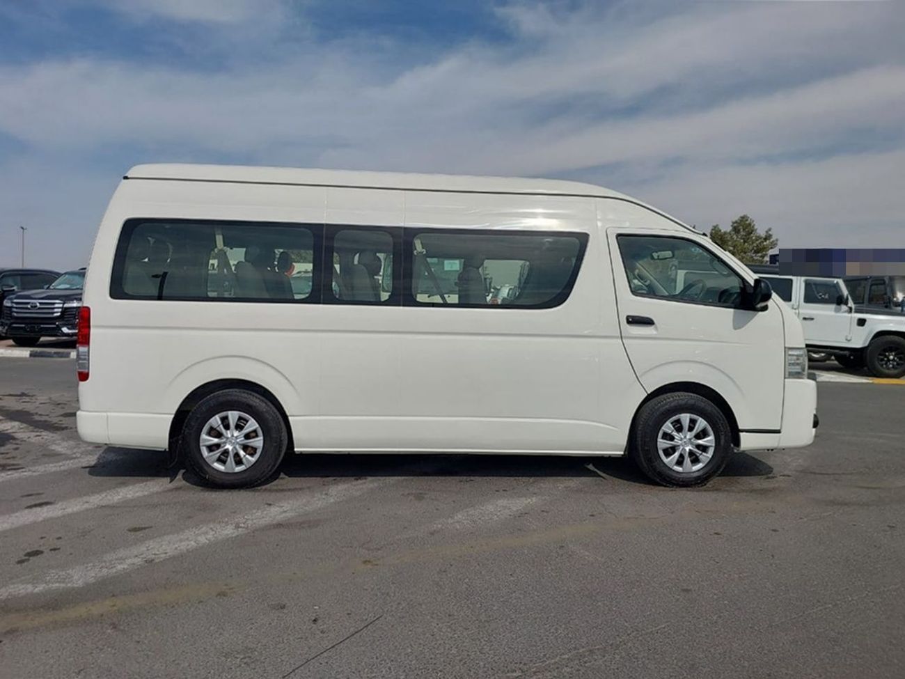 تويوتا هاياس TOYOTA HIACE COMMUTER VAN RHD 2015 MODEL 3.0 L DIESEL AUTOMATIC(PM23061)