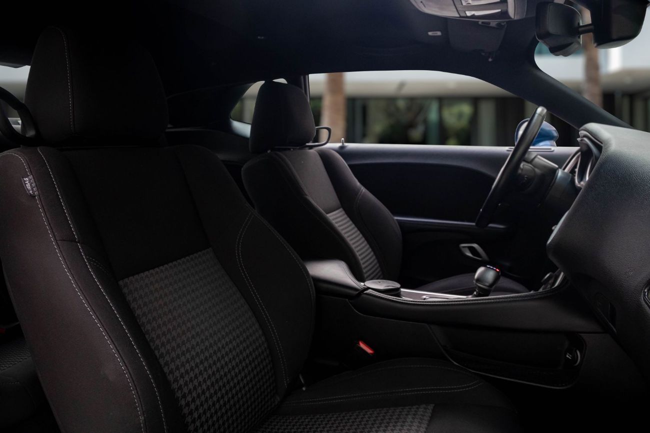 Dodge Challenger V6 SXT | 2,056 P.M  | 0% Downpayment | Impeccable Condition!