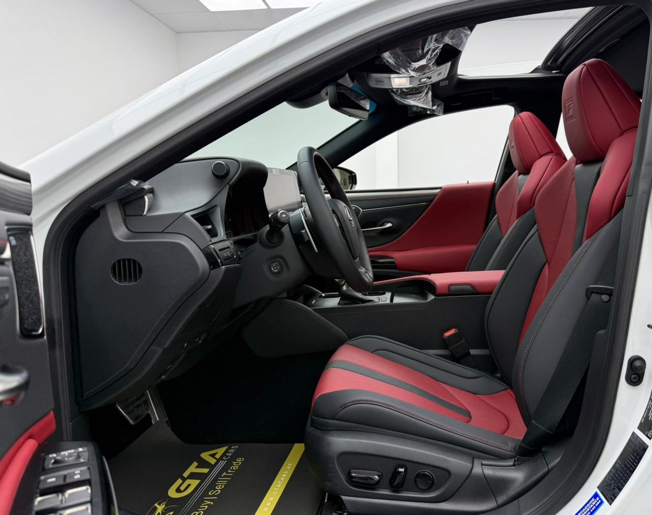 Lexus ES350 F-Sport 3.5L 2025 Lexus ES 350 F Sport ,Al Futtaim Warranty + Service Contract 01/11/2030 ,Agency Se