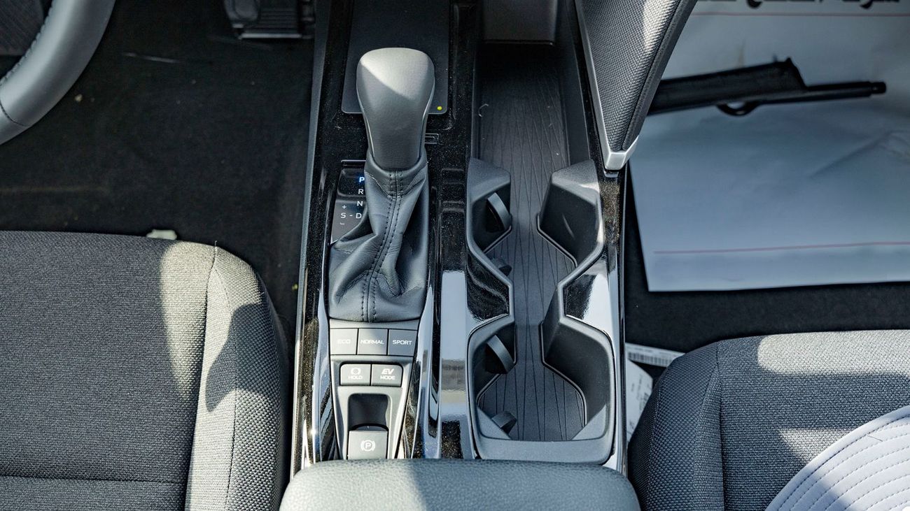 تويوتا كامري 2025 Toyota Camry 2.5L LE Hybrid with panorama roof AT