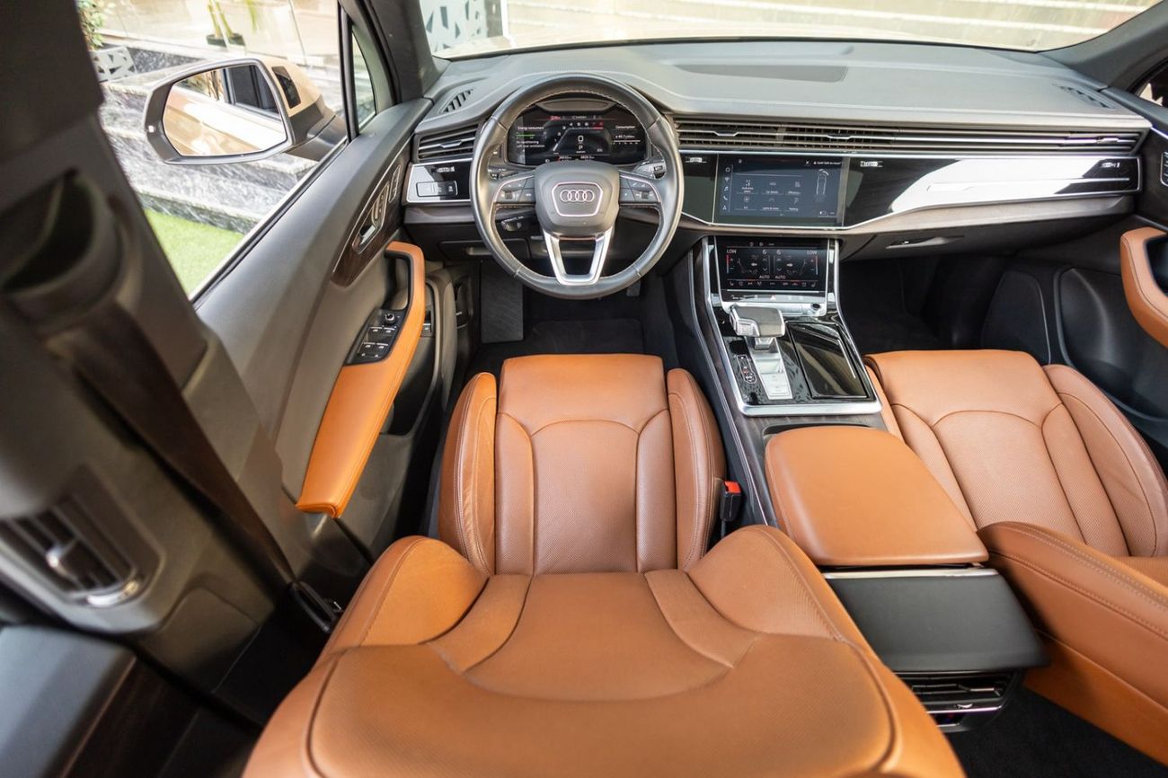 أودي Q7 45 TFSI S-LINE
