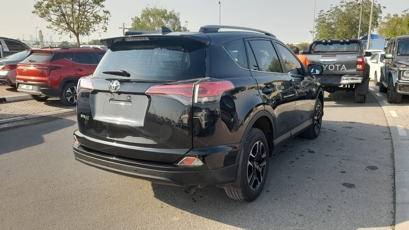 تويوتا راف ٤ RHD PETROL