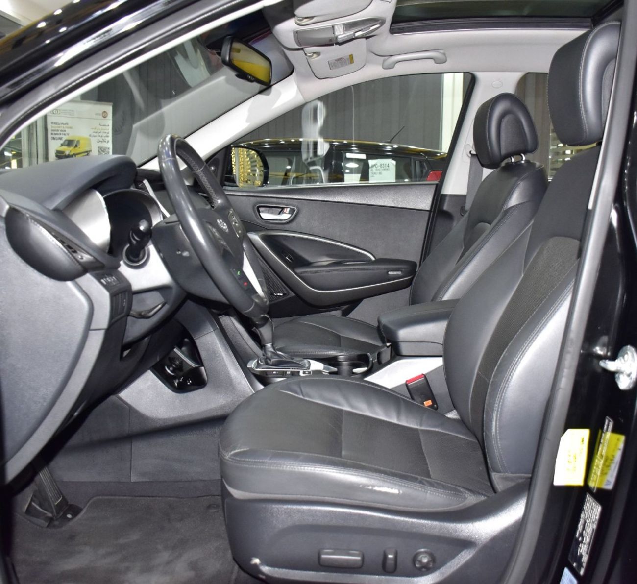 هيونداي سانتا في EXCELLENT DEAL for our Hyundai SantaFe 4WD ( 2016 Model ) in Black Color GCC Specs