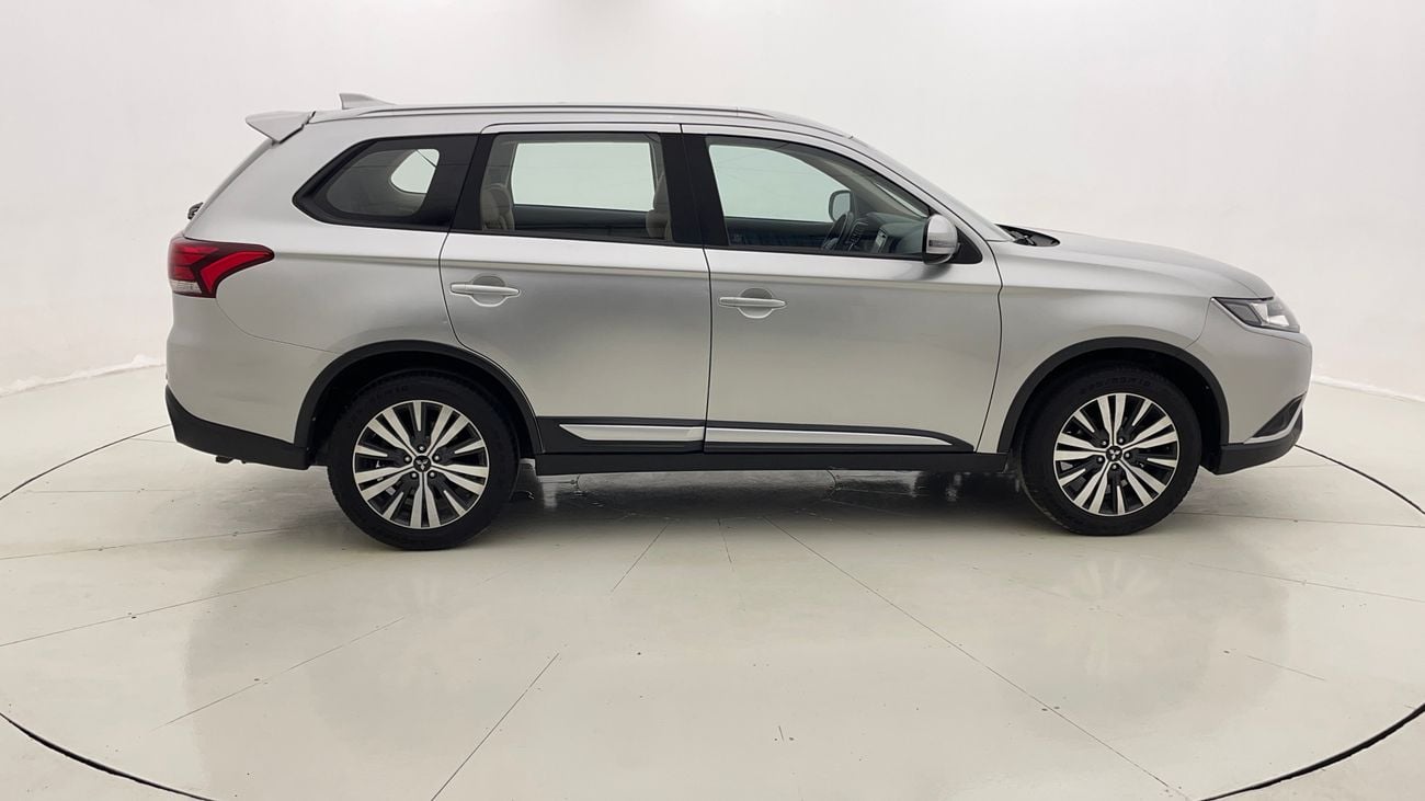 ميتسوبيشي آوتلاندر GLX MID LINE 2.4 | بدون دفعة مقدمة | اختبار القيادة في المنزل