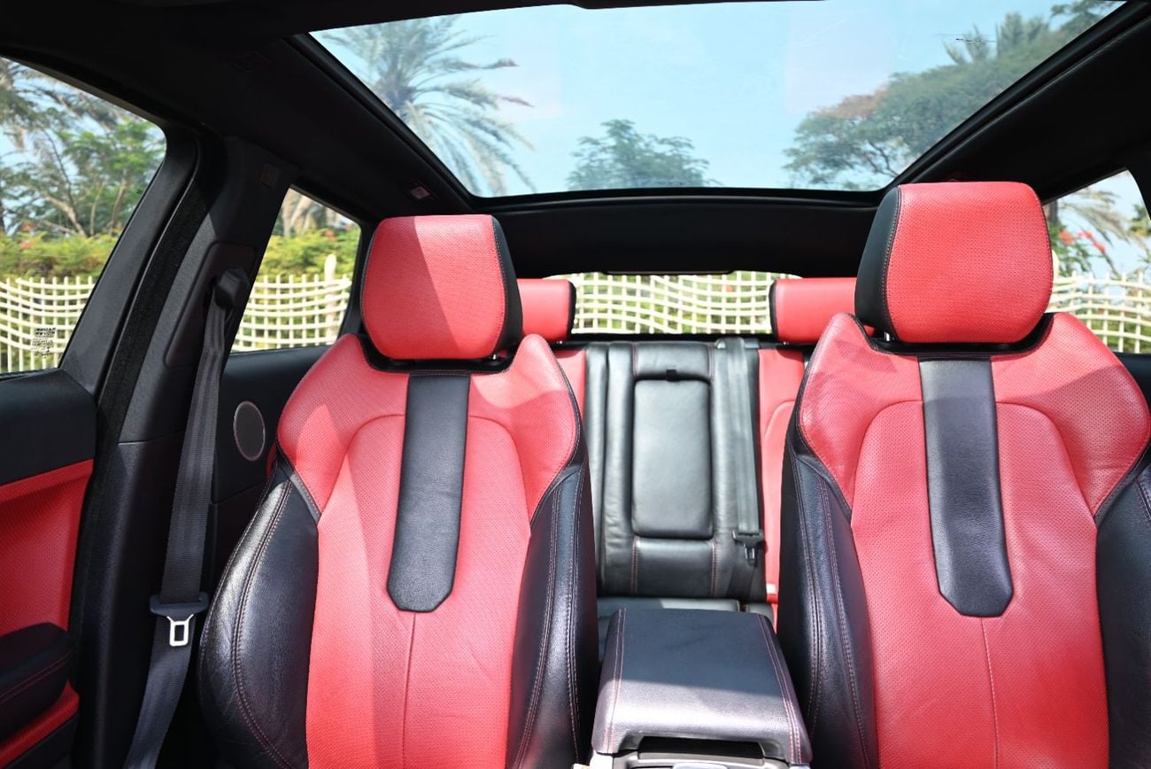 لاند روفر رانج روفر إيفوك Dynamic Plus 2.0L (5 Door)