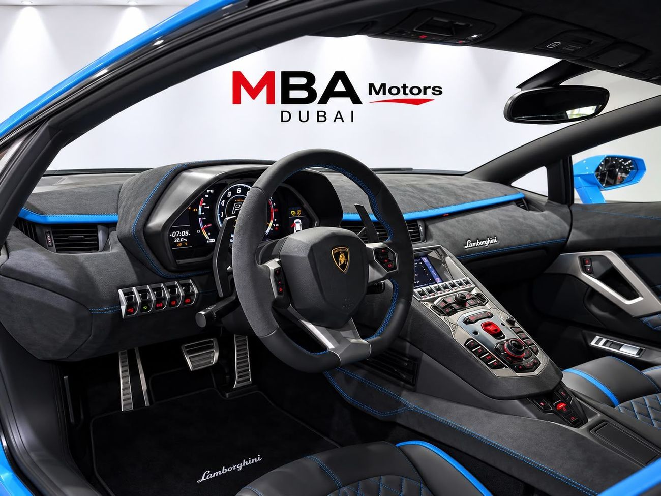 Lamborghini Aventador ROADSTER 6.5L V12 GCC Full service history