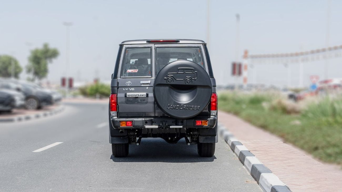 تويوتا لاند كروزر 70 2026 Toyota Land Cruiser LC76 4.0L AT Petrol (Grey-Brown) With Radar
