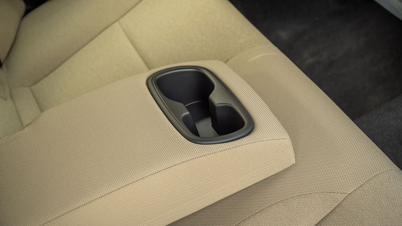 تويوتا كامري TOYOTA CAMRY 2.5 BASIC HYBRID -2025YM