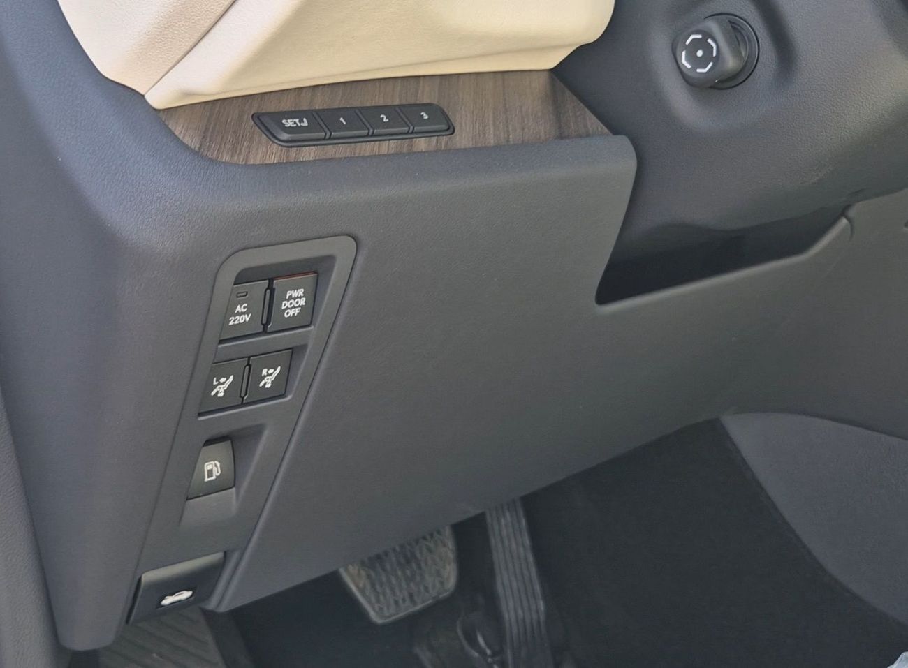 Lexus LM 350h 2025 LM350H 4-Seat VIP 10th digit VIN "S"