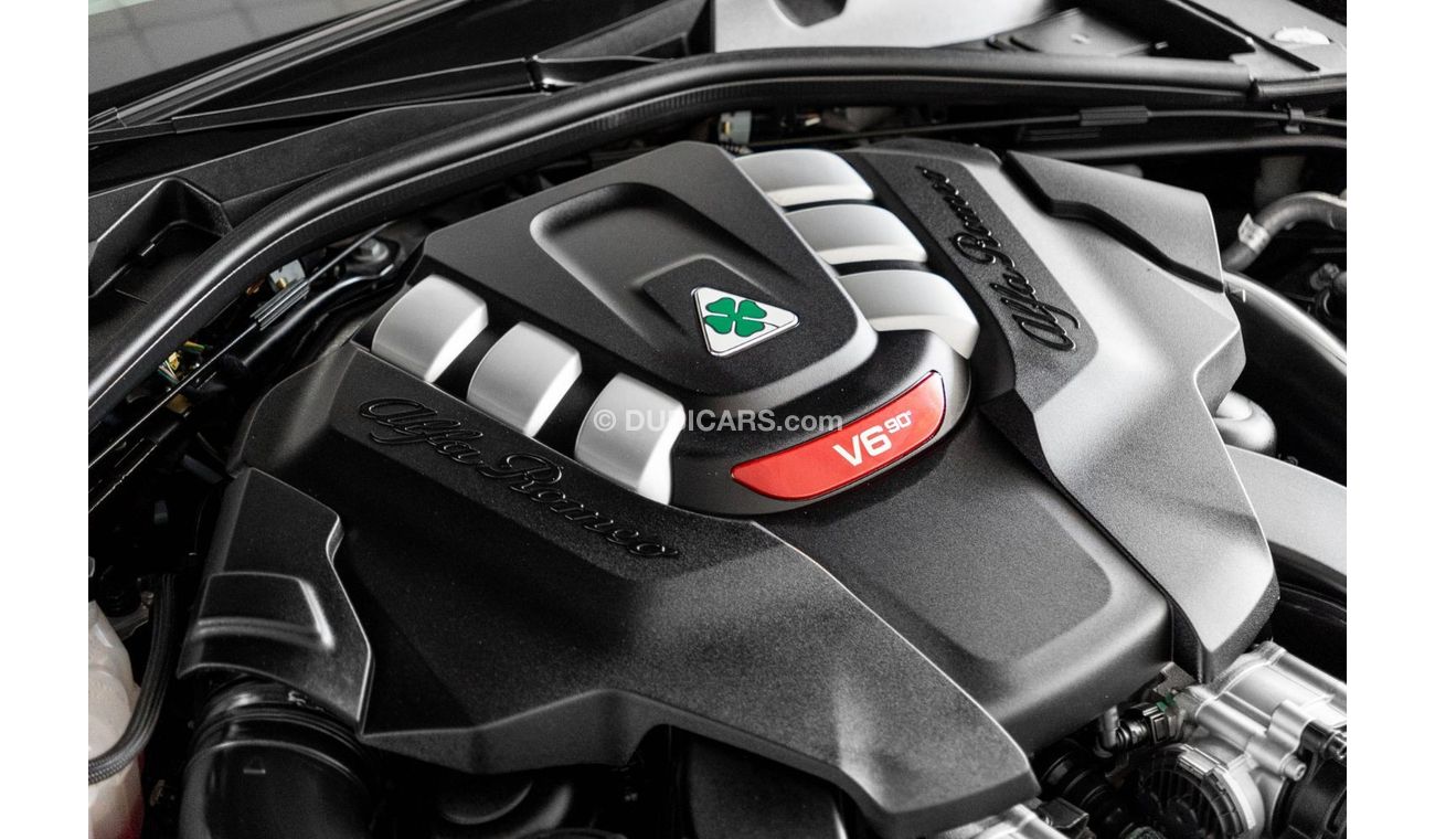 Alfa Romeo Giulia 2019 Alfa Romeo Giulia Quadrifoglio / 5 Year Alfa Romeo Warranty & Service Contract