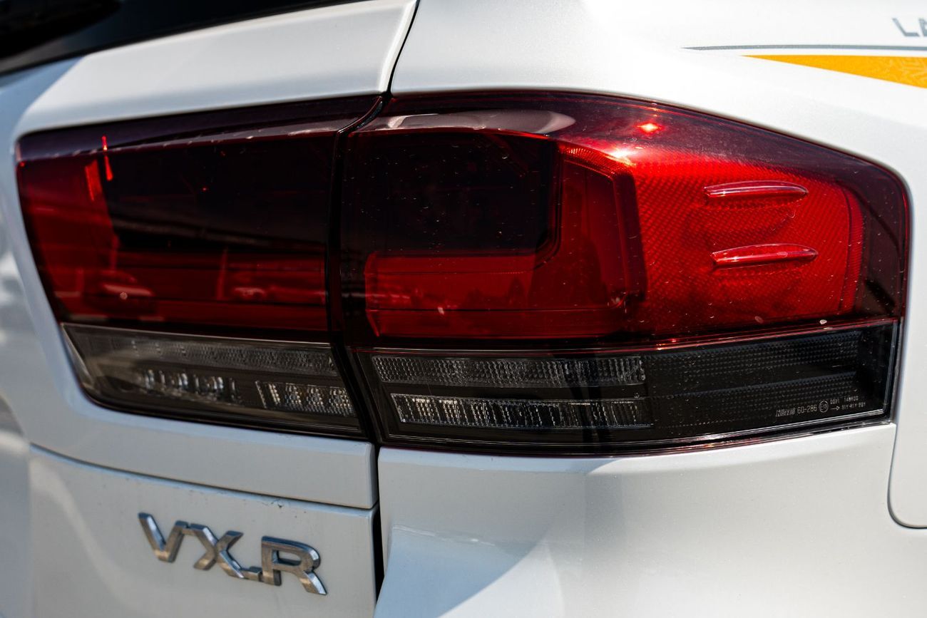 Toyota Land Cruiser Toyota Land Cruiser  VXR  3,3 L diesel 2025